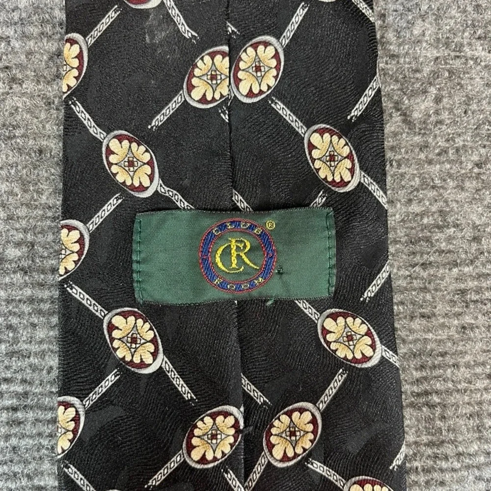 Club Room Mens Silk Necktie Black Gold Medallion Geometric Jacquard WPL 8046